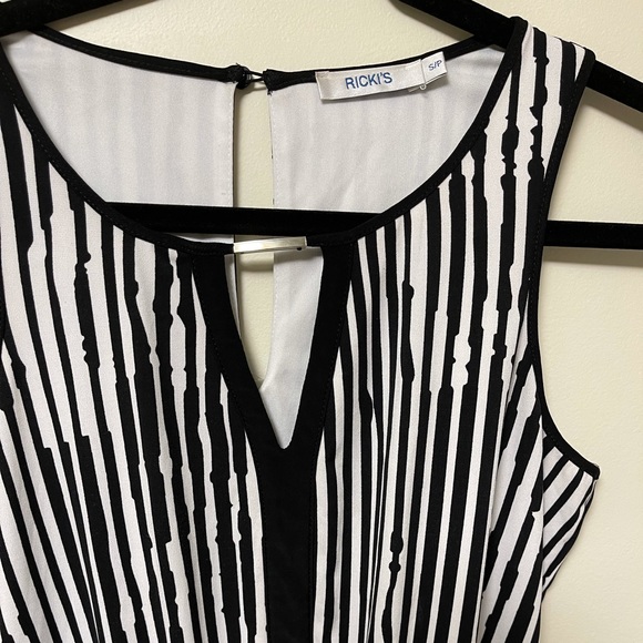 Ricki's Dress - white and black - Picture 3 of 4